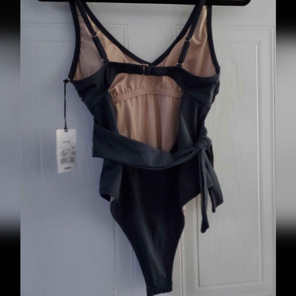 Shade & shore bathing suit - Picture 4 of 5